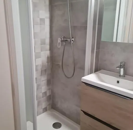 2 Pieces Equipe & Renove Balaruc-les-Bains